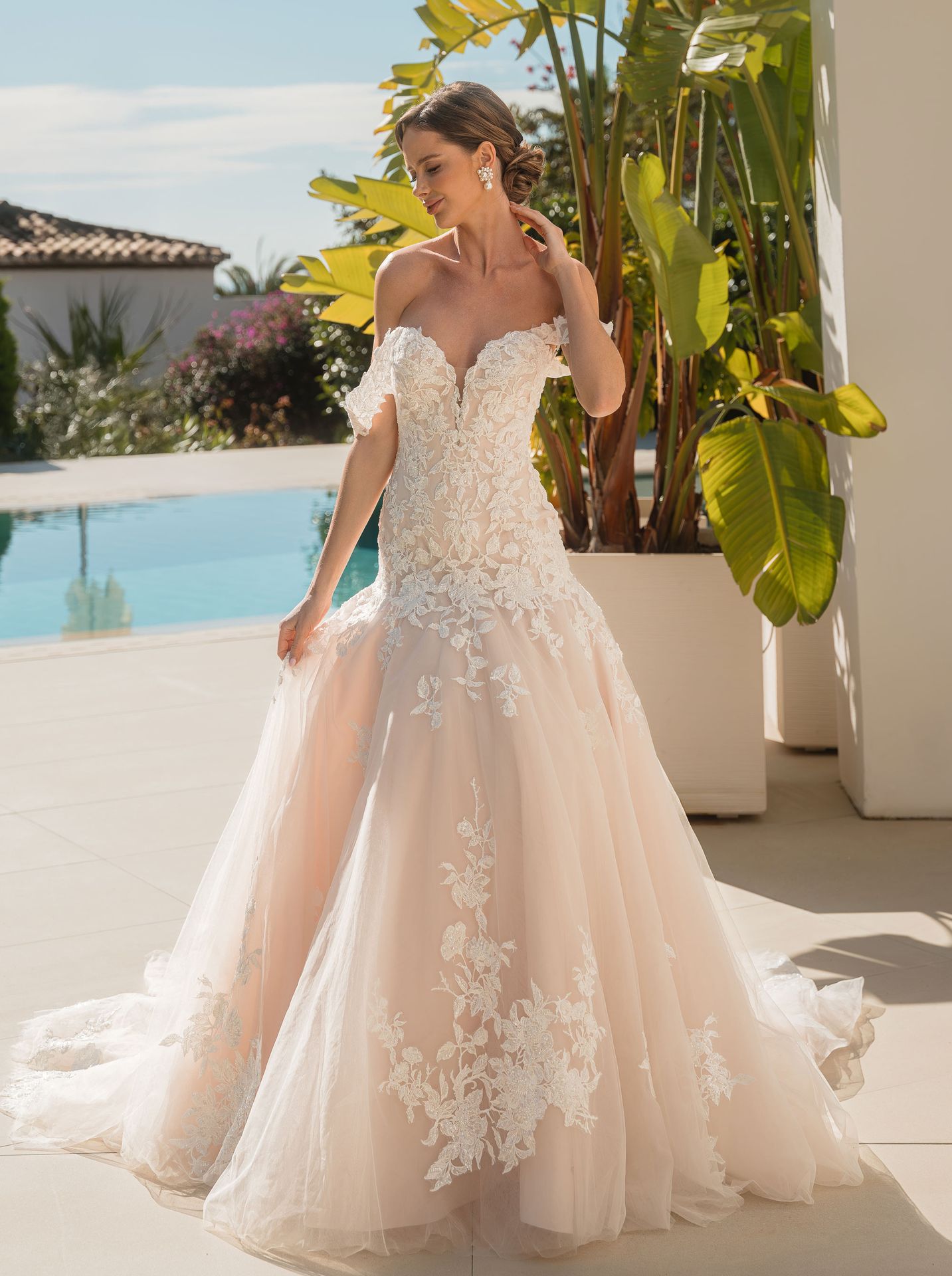 ROMANCE 8208