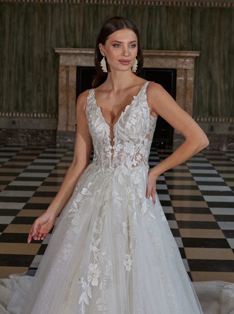 Royal-by-Diane-Legrand-Addison_12A4944.webp