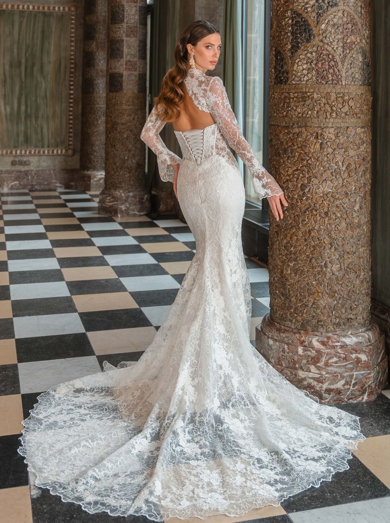 Royal-by-Diane-Legrand-Aspen_DSC6715-Enhanced-NR-Edit-Edit.webp