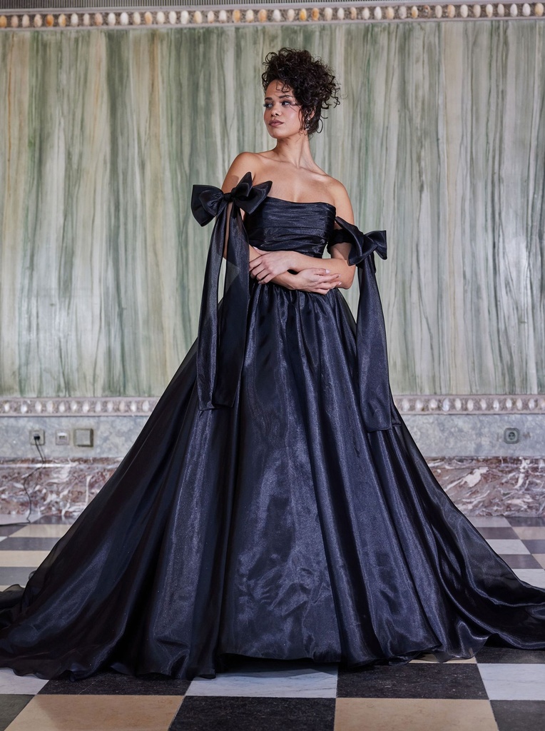 Pearl-1959-black_12A3993.webp