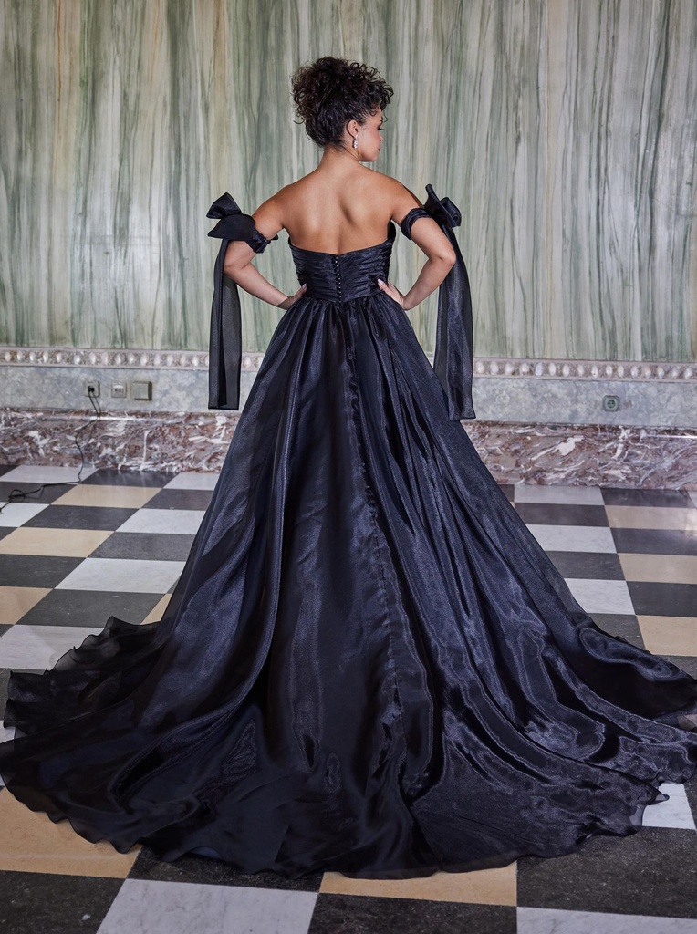 Pearl-1959-black_12A4032.webp