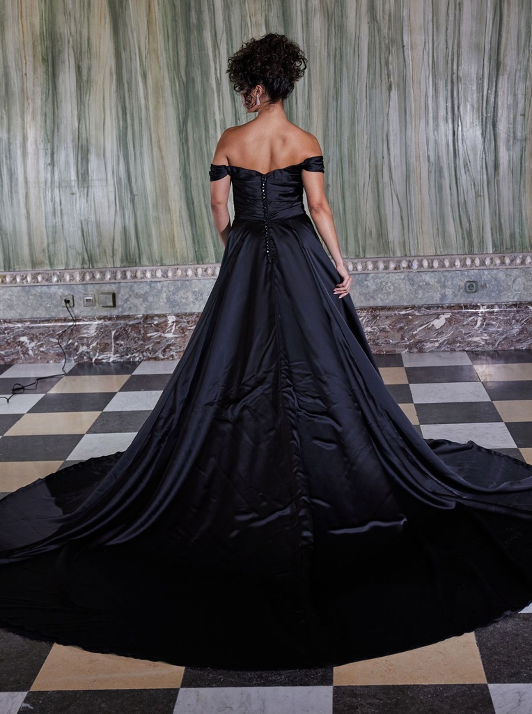 Pearl-1968-black_12A3743.webp